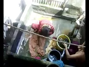 प्यारा किशोर गधा में ...