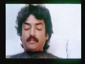 खूबसूरत काली छात्रा  ...