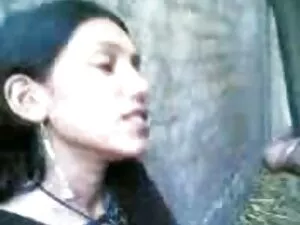 कमबख्त HOTTIE महिमा  ...