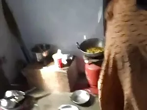मेरी गर्लफ्रेंड हिंद ...