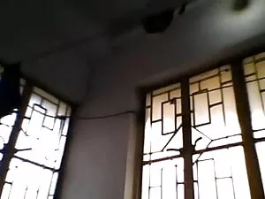 Dava Foxx को एक इंग् ...