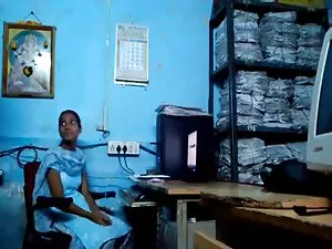 बड़े प्राकृतिक स्तन  ...