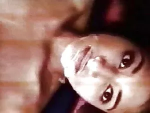 खूबसूरत श्यामला किशो ...