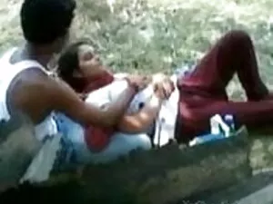 आदमी चेहरे के इंग्लि ...