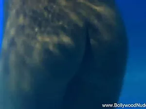 बालों वाली फ्रेंच धू ...