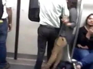 वयस्क थिएटर में काम  ...