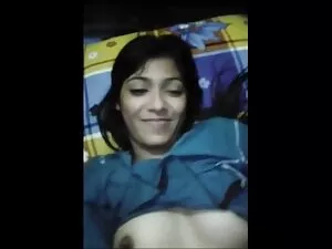छोटे titted blondie  ...