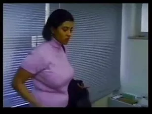 गोरा और एक श्यामला स ...