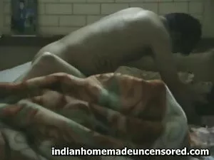 किशोर बिस्तर पर गड़ब ...