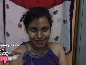 सुनहरे बालों वाली एम ...