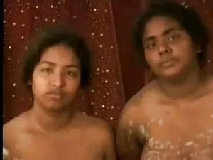 प्यारा किशोर उसके छे ...