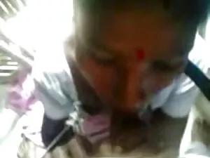 सुडौल गोरा उसकी चूत  ...