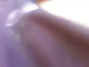सुंदर युवा श्यामला उ ...