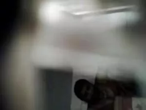 एमआईएलए प्रेमी एक गर ...
