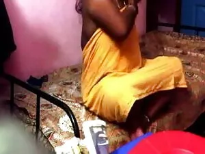 उनमें से दो भावुक से ...