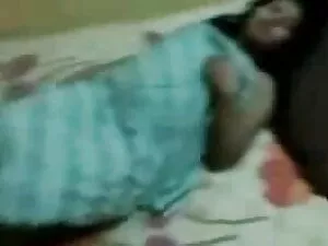 उसने स्कूल की छात्रा ...