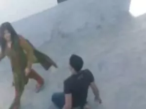एशियाई लड़के के इंग् ...