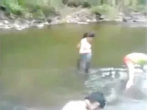 बड़ा मुर्गा ऊपर sexd ...